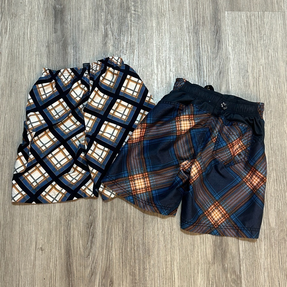 Boys size 6 swim trunks swim suit shorts. Both like new. - Picture 8 of 8